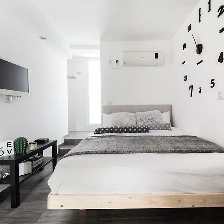 Stunning Studio By The Beach Tel-Aviv Extérieur photo